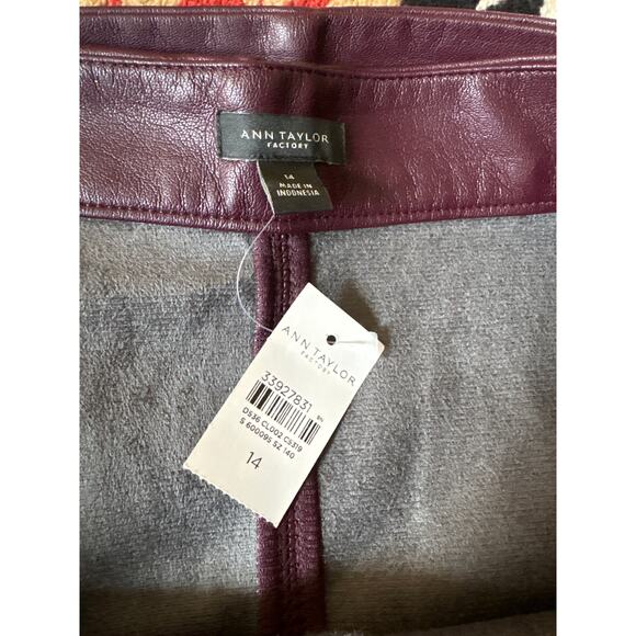 Women’s 14 Ann Taylor Burgundy Vegan Leather Skirt NWT Fall Preppy Chic - Picture 4 of 5